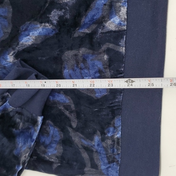 Nanette Lepore Velvety Floral Top Extra Large - Picture 9 of 12